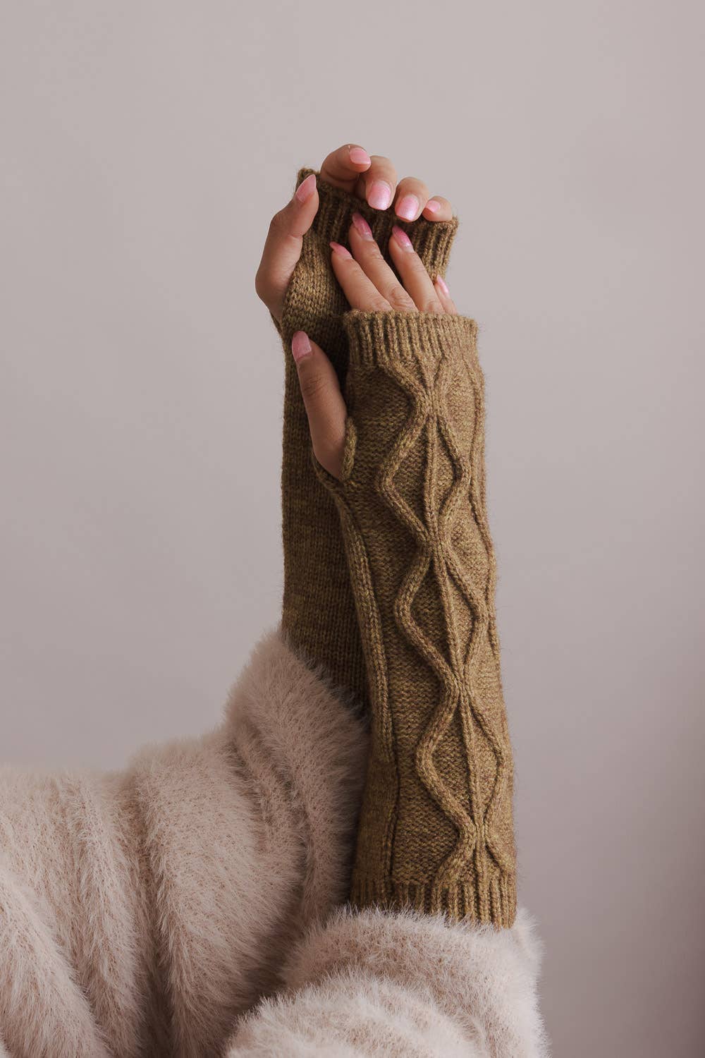 Soft Knitted Arm Warmer: Black